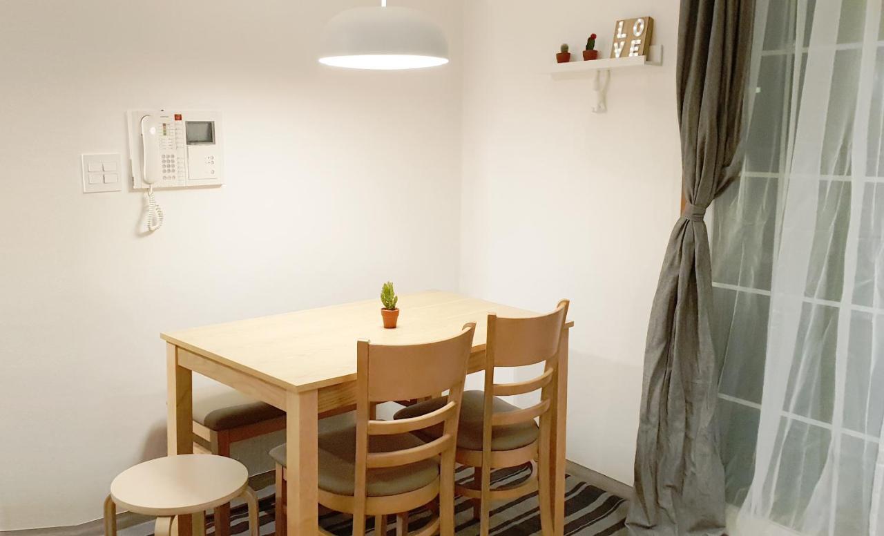 Guest house Queens House 1 *